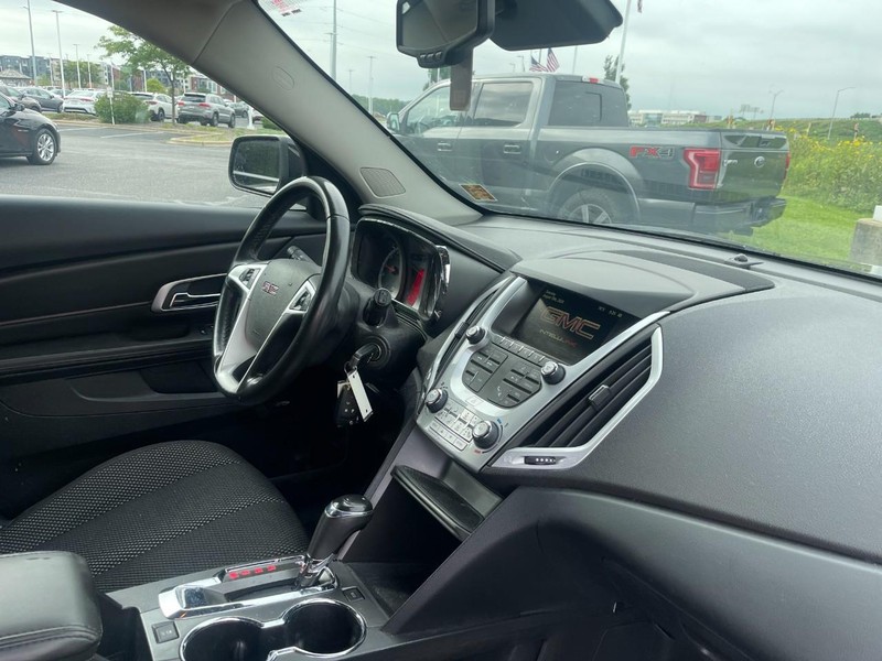 GMC Terrain Vehicle Image 02