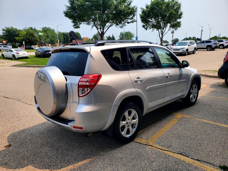 Toyota RAV4 Vehicle Image 05