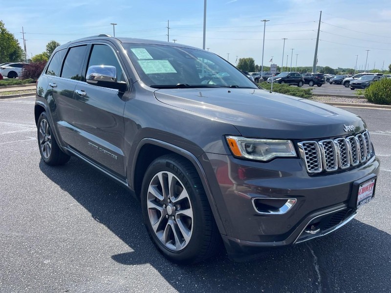 Jeep Grand Cherokee Vehicle Image 02
