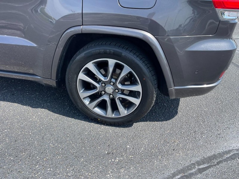 Jeep Grand Cherokee Vehicle Image 06
