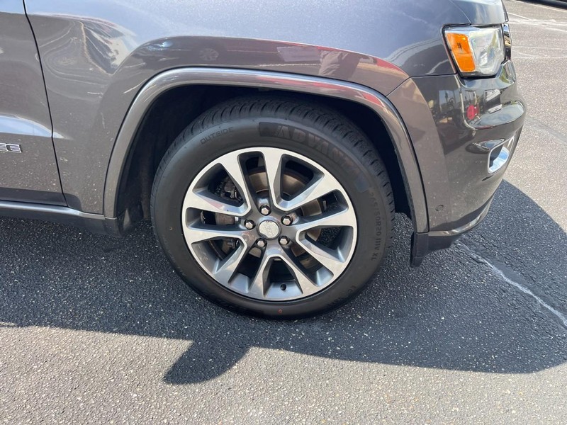 Jeep Grand Cherokee Vehicle Image 08