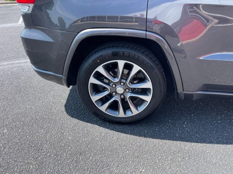 Jeep Grand Cherokee Vehicle Image 09