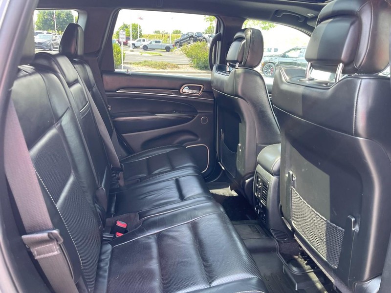 Jeep Grand Cherokee Vehicle Image 14
