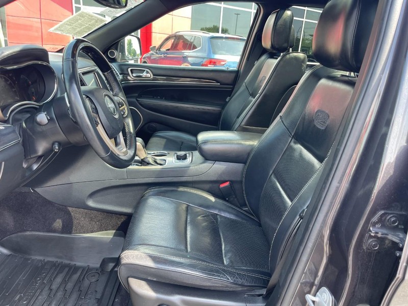 Jeep Grand Cherokee Vehicle Image 21