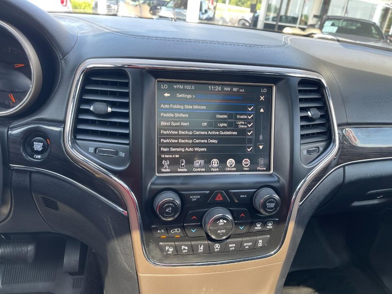 Jeep Grand Cherokee Vehicle Image 33