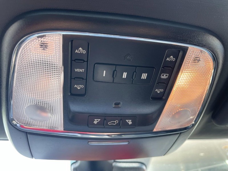 Jeep Grand Cherokee Vehicle Image 37
