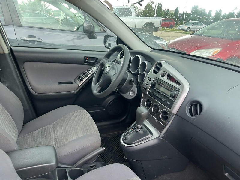 Toyota Matrix Vehicle Image 02