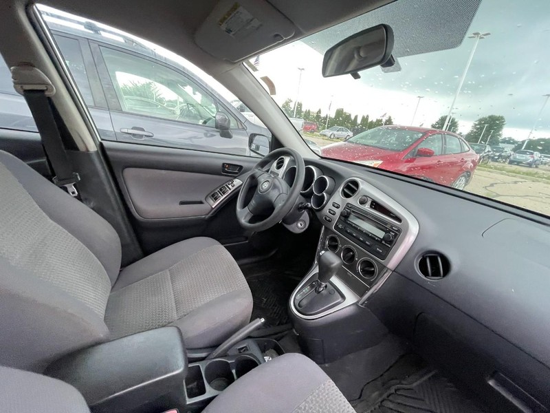 Toyota Matrix Vehicle Image 05