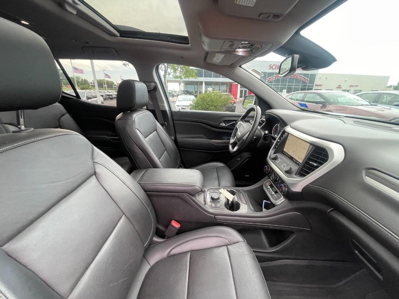 GMC Acadia Vehicle Image 03