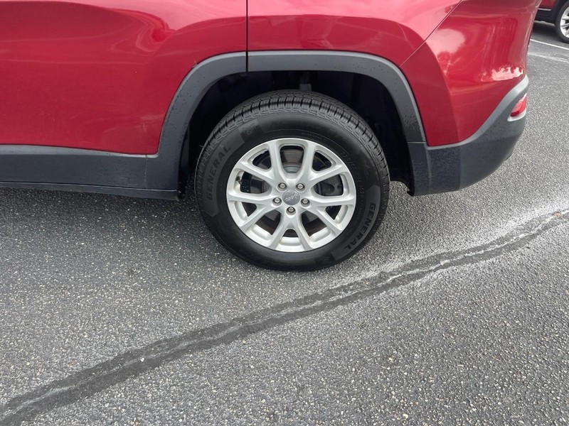 Jeep Cherokee Vehicle Image 05