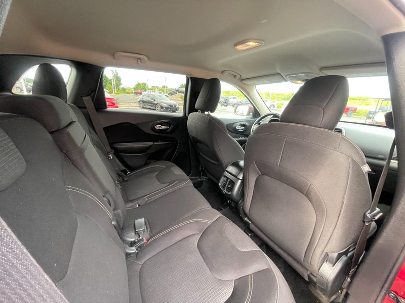Jeep Cherokee Vehicle Image 14