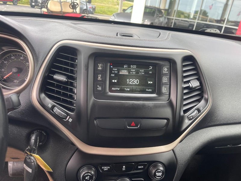 Jeep Cherokee Vehicle Image 19