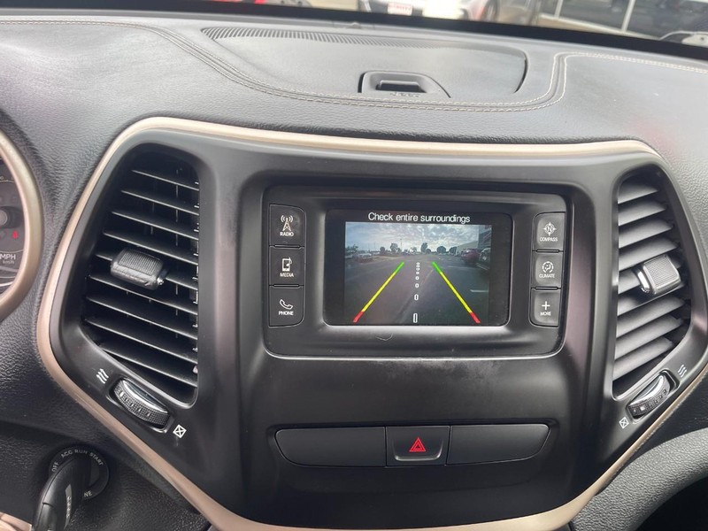 Jeep Cherokee Vehicle Image 20