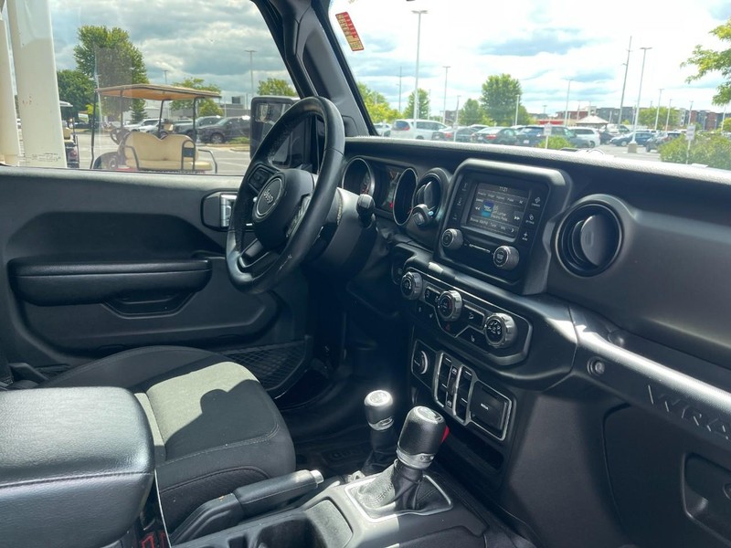Jeep Wrangler Unlimited Vehicle Image 02