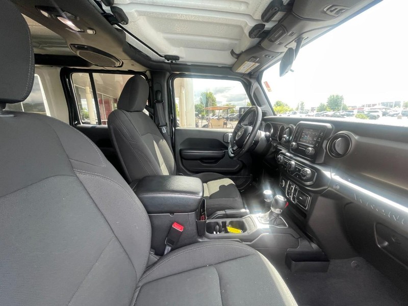Jeep Wrangler Unlimited Vehicle Image 03