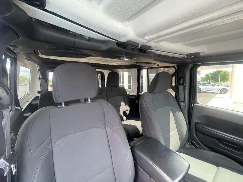 Jeep Wrangler Unlimited Vehicle Image 04