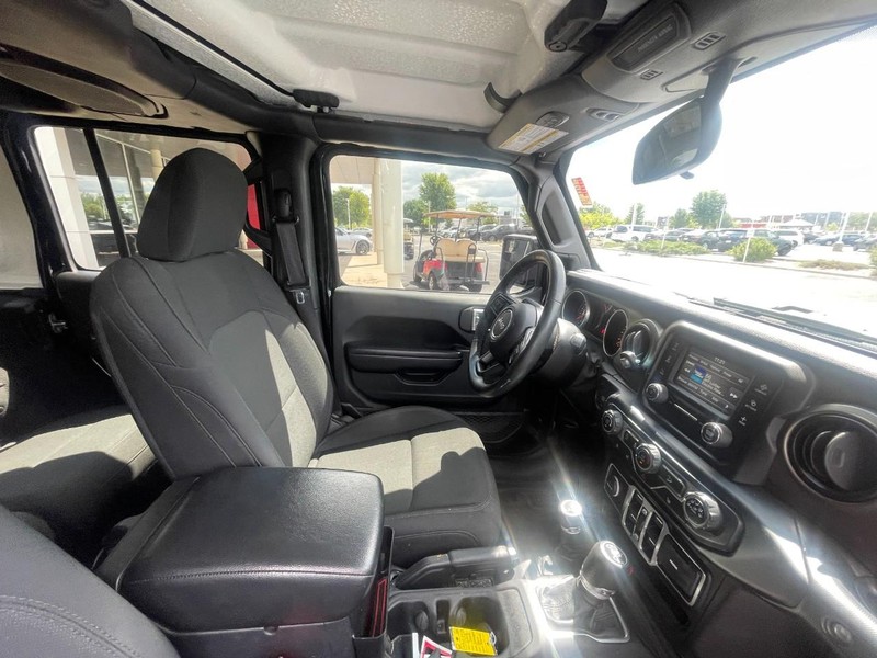 Jeep Wrangler Unlimited Vehicle Image 05