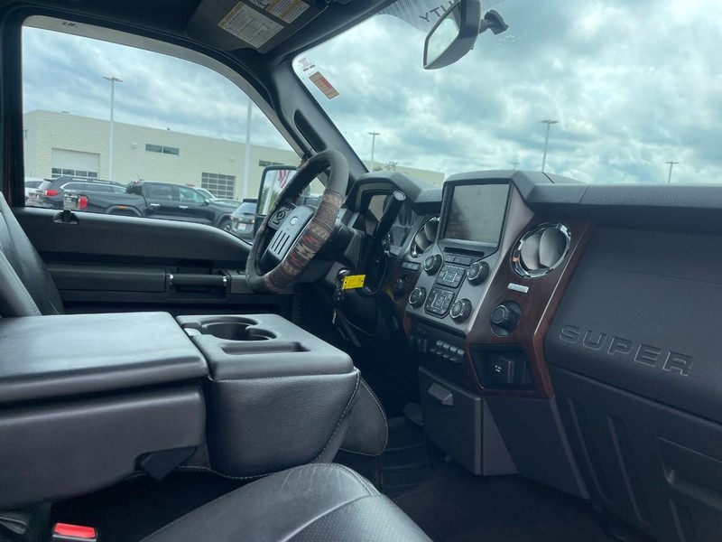 Ford Super Duty F-250 SRW Vehicle Image 02