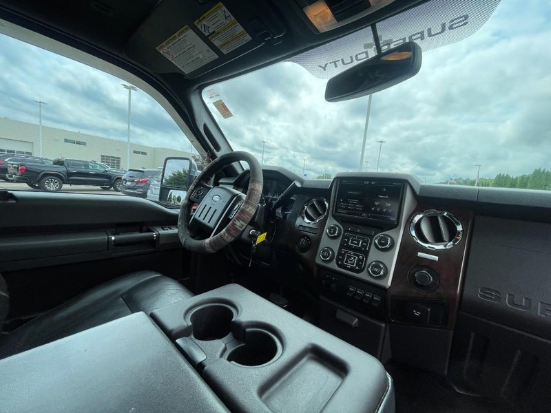 Ford Super Duty F-250 SRW Vehicle Image 07