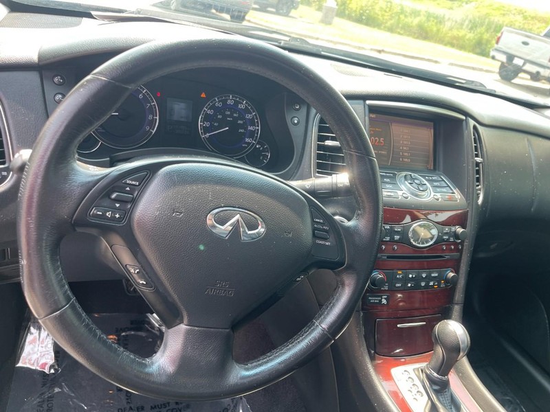 INFINITI QX50 Vehicle Image 16