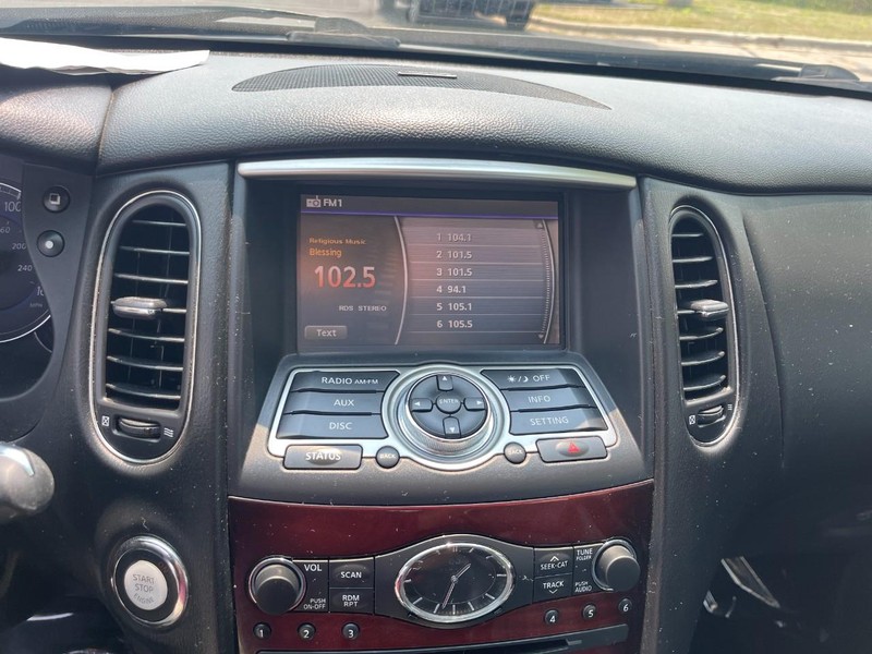 INFINITI QX50 Vehicle Image 21
