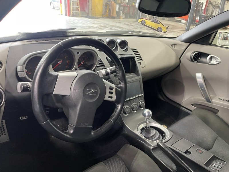 Nissan 350Z Vehicle Image 02
