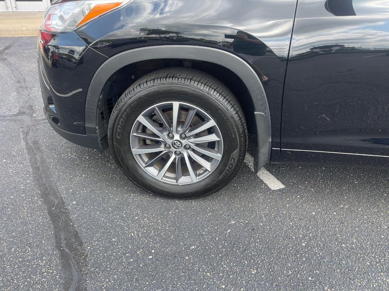 Toyota Highlander Vehicle Image 09