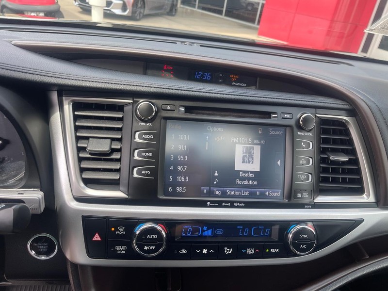 Toyota Highlander Vehicle Image 31