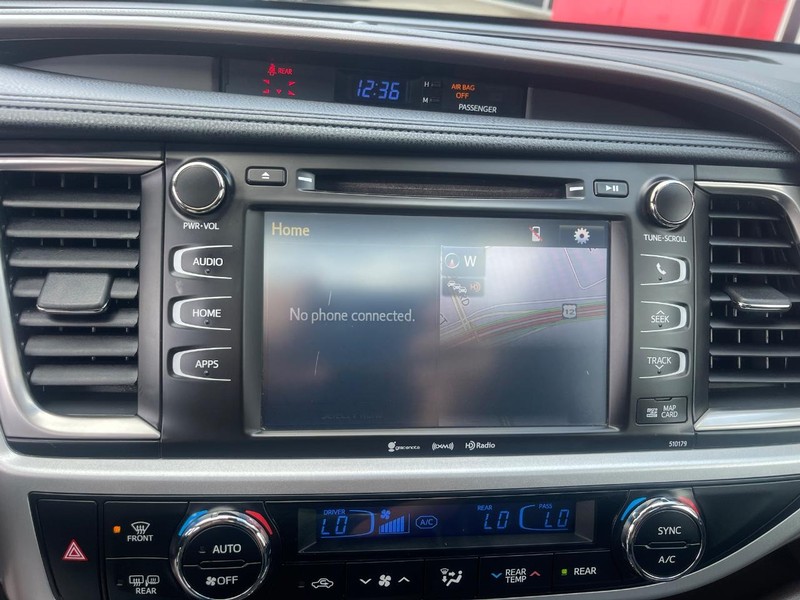 Toyota Highlander Vehicle Image 35