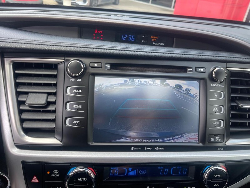 Toyota Highlander Vehicle Image 36