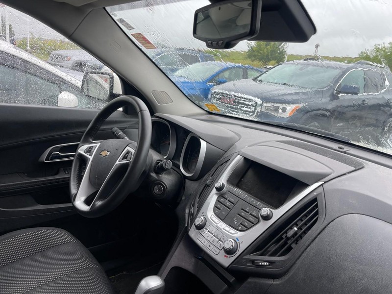 Chevrolet Equinox Vehicle Image 05