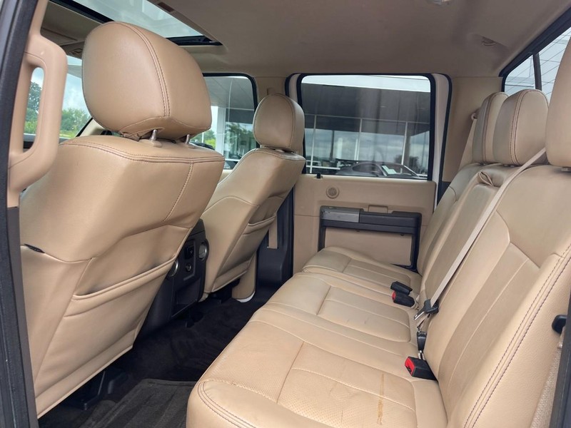 Ford Super Duty F-250 SRW Vehicle Image 12