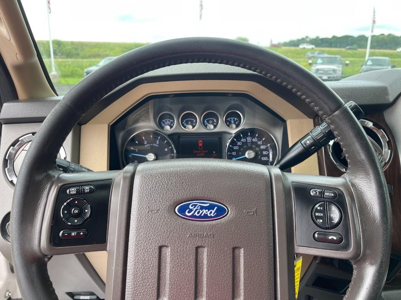Ford Super Duty F-250 SRW Vehicle Image 20