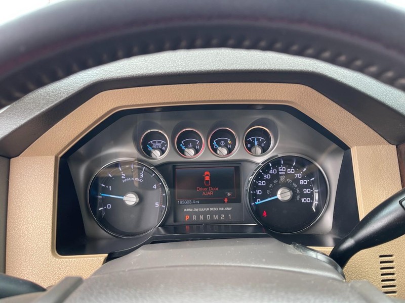 Ford Super Duty F-250 SRW Vehicle Image 21