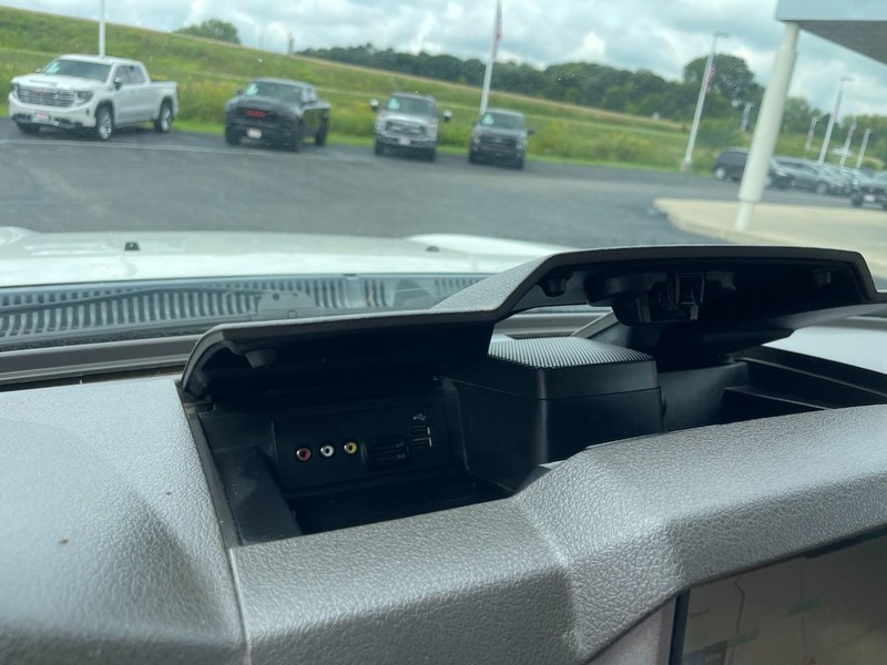 Ford Super Duty F-250 SRW Vehicle Image 24