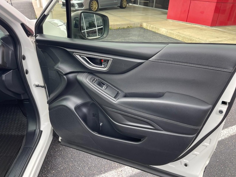 Subaru Forester Vehicle Image 12