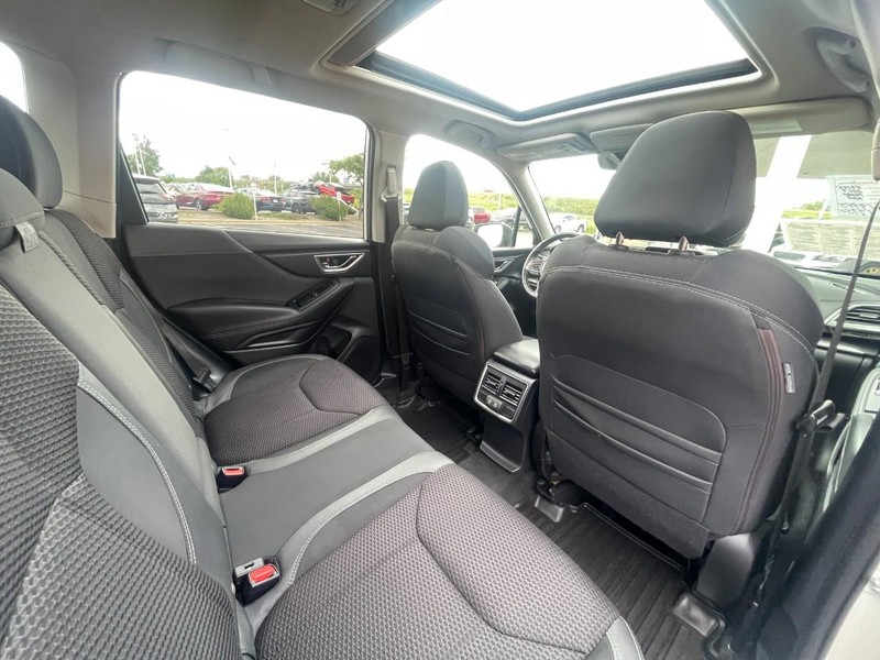 Subaru Forester Vehicle Image 14