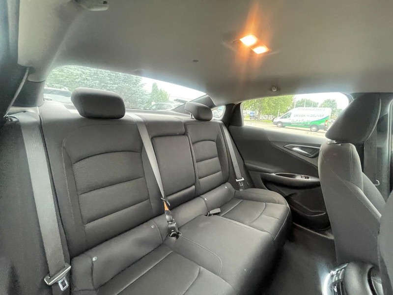 Chevrolet Malibu Vehicle Image 04