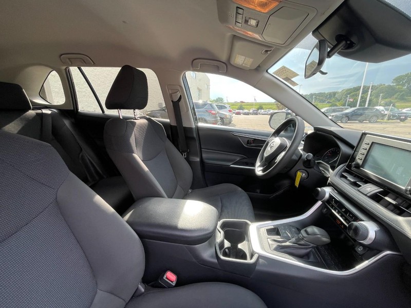 Toyota RAV4 Vehicle Image 03