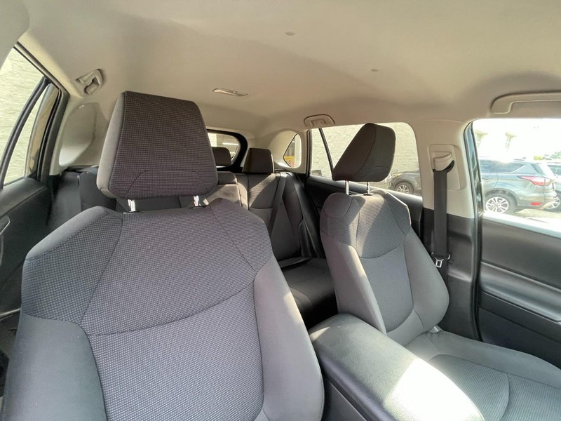 Toyota RAV4 Vehicle Image 04
