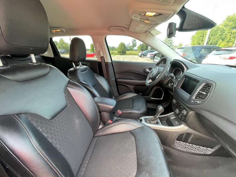 Jeep Compass Vehicle Image 03