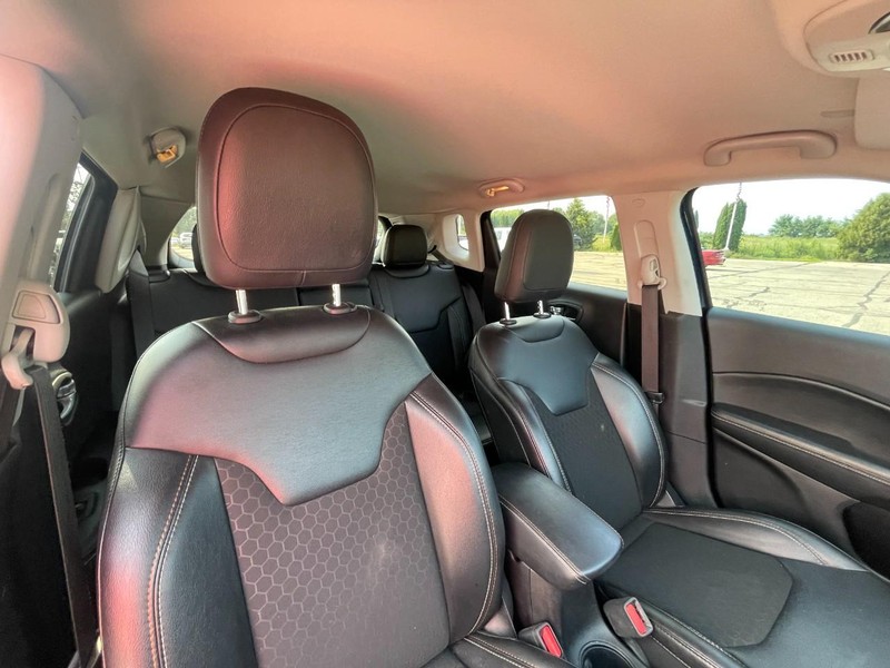 Jeep Compass Vehicle Image 04