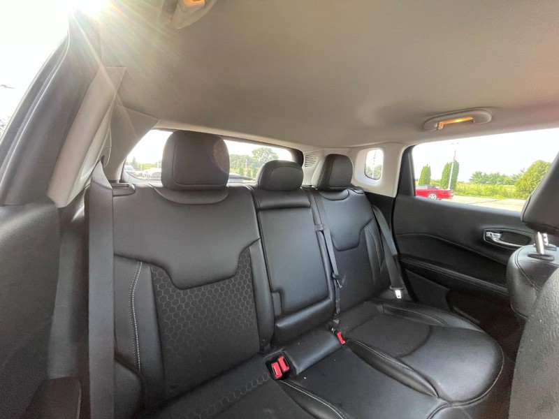 Jeep Compass Vehicle Image 05