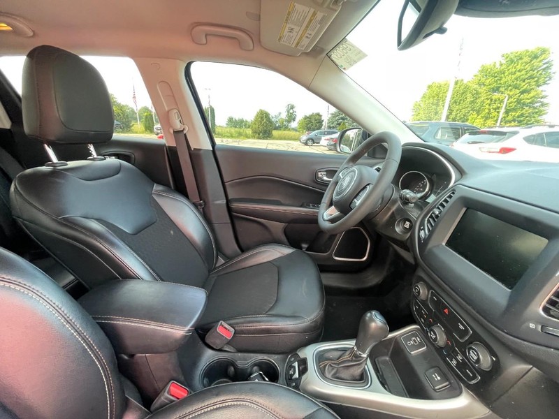 Jeep Compass Vehicle Image 06
