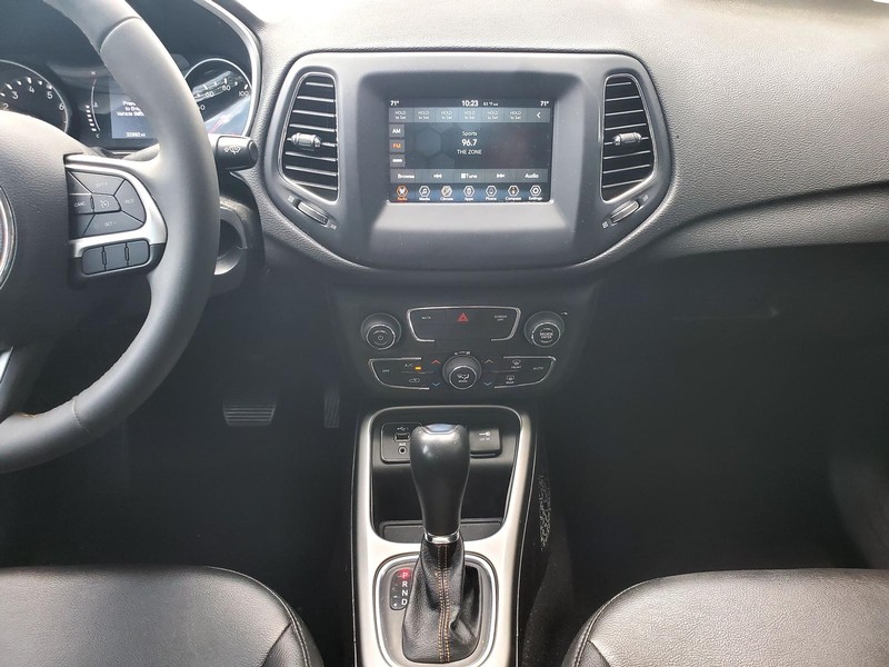 Jeep Compass Vehicle Image 10