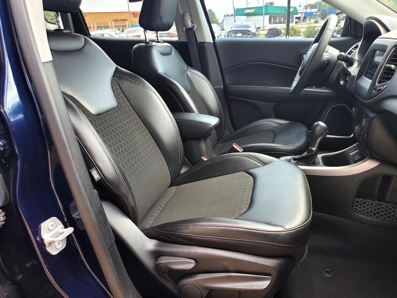 Jeep Compass Vehicle Image 13