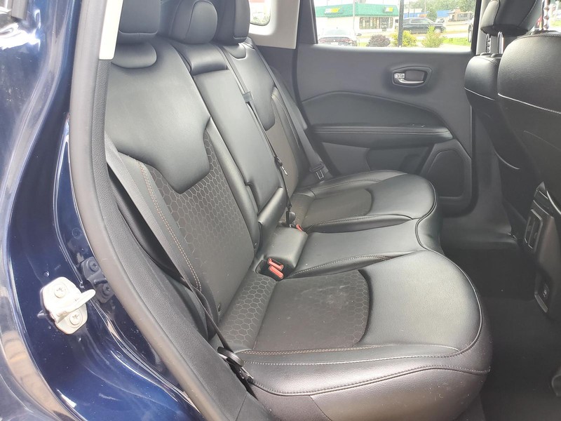 Jeep Compass Vehicle Image 14