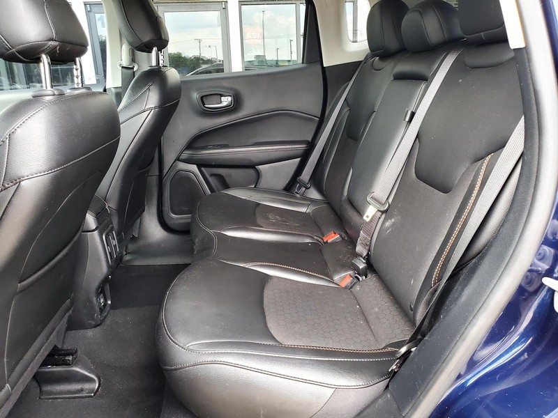Jeep Compass Vehicle Image 15
