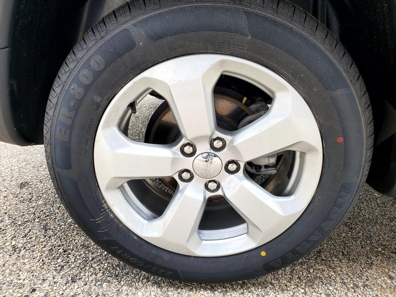 Jeep Compass Vehicle Image 17