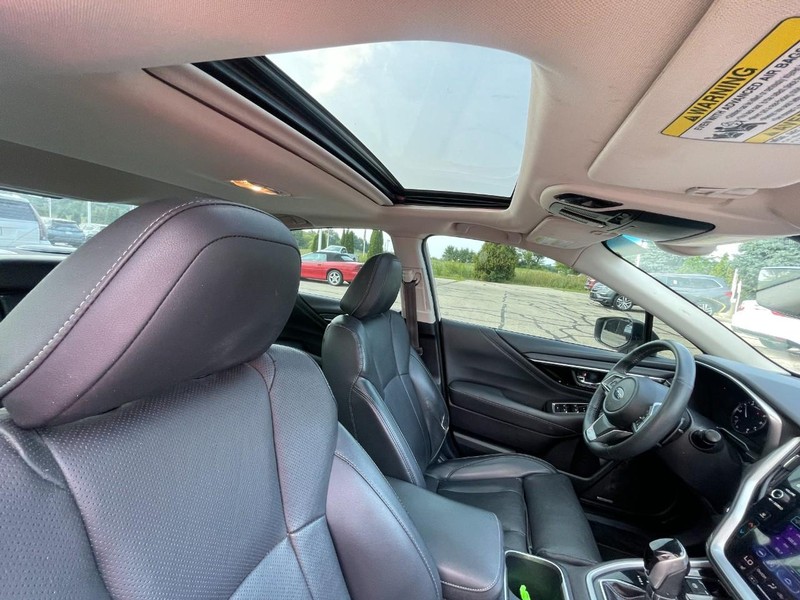 Subaru Legacy Vehicle Image 03